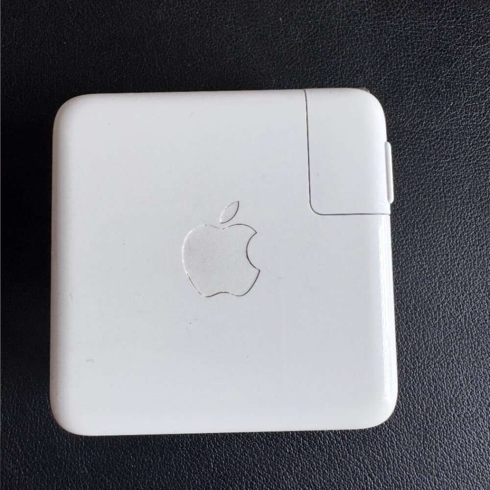 Apple 67W USB-C Power Adapter – MacBook & iPhone Compatible ⚡